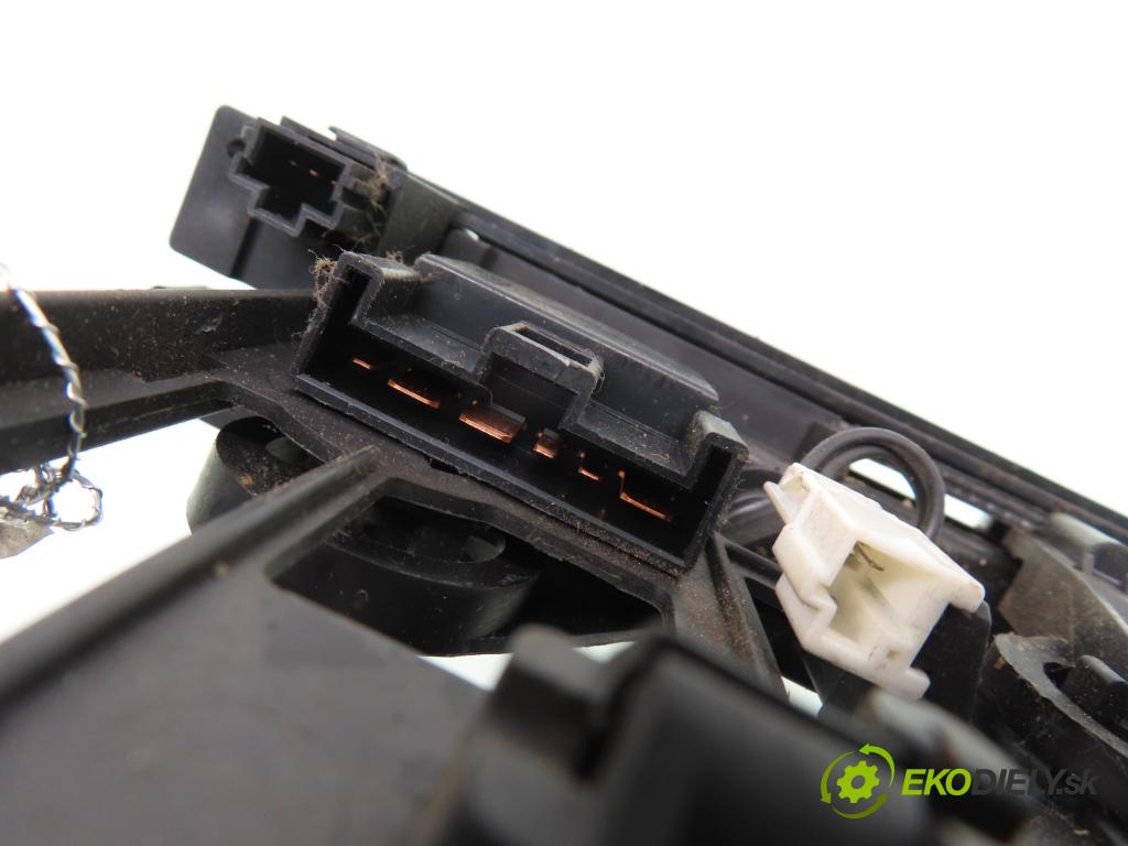 NISSAN TERRANO II (R20) TERENOWY 1996 92,00 2.7 TDi 4WD 125 - TD27TI 2664,00 Panel topení KLIMATIZACE: 5971030762