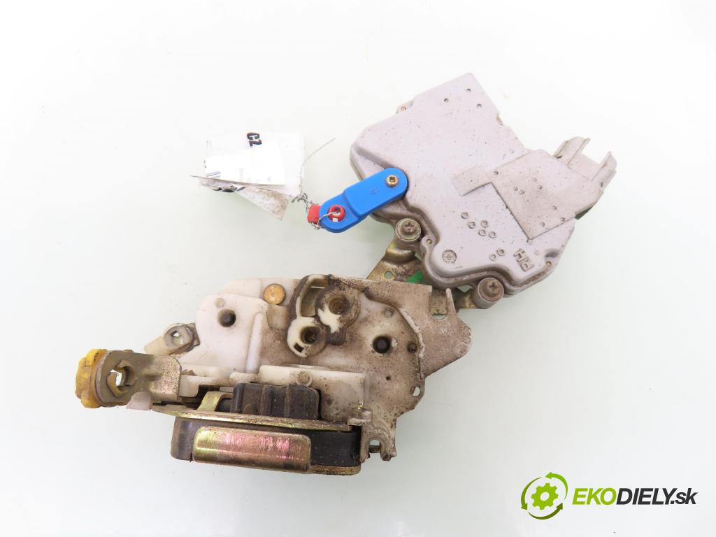 NISSAN TERRANO II (R20) TERENOWY 1996 92,00 2.7 TDi 4WD 125 - TD27TI 2664,00 zámok PPE