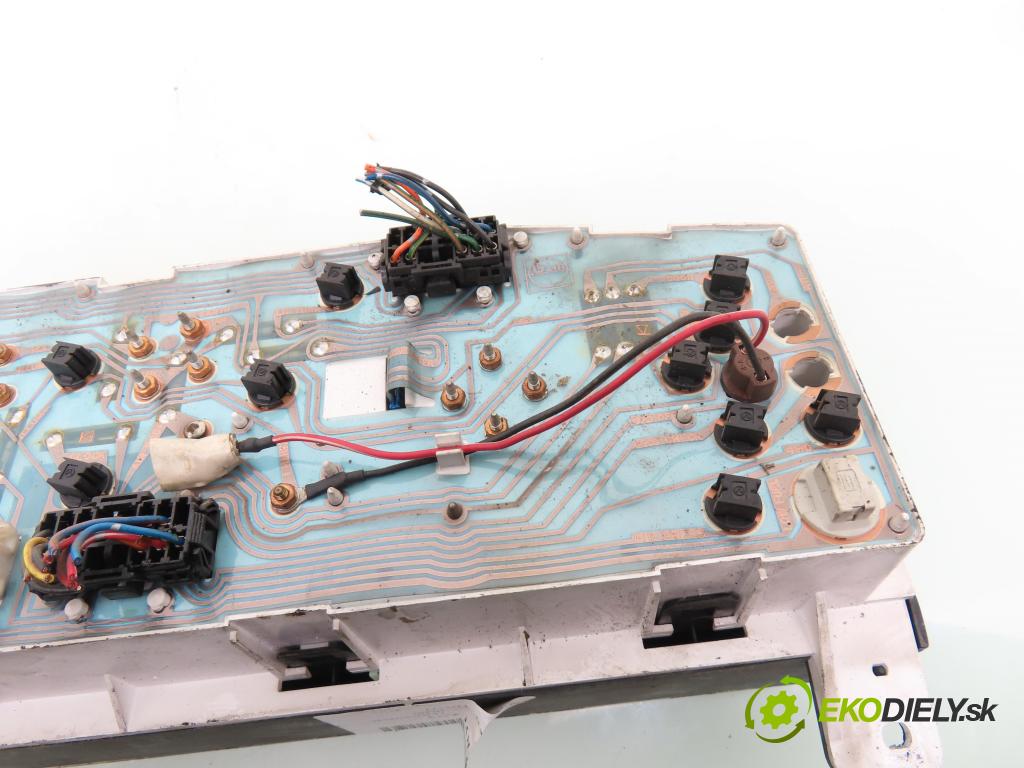 NISSAN TERRANO II (R20) TERENOWY 1996 92,00 2.7 TDi 4WD 125 - TD27TI 2664,00 prístrojovka na ODKAZ 248107F007