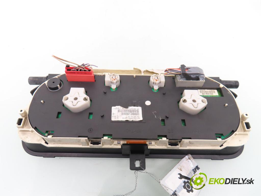 RENAULT LAGUNA II Grandtour (KG0/1_) KOMBI 2002 88,00 1.9 dCi 120 - F9Q 750 1870,00 Prístrojovka elektrický 8200218888