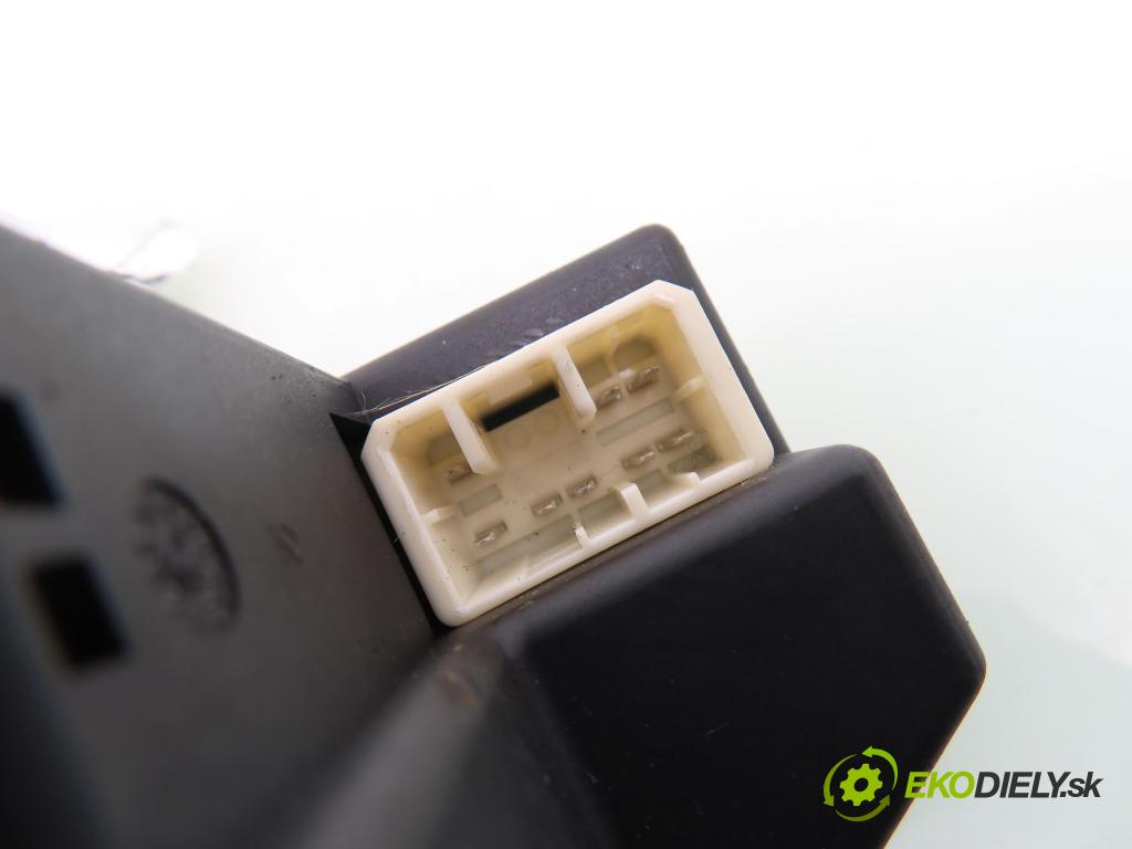 ALFA ROMEO 159 (939_) SEDAN 2006 85,00 1.9 JTDM 8V - 937 A7.000 1910,00 spinačka 1560616200 (Spínacia skrinka)