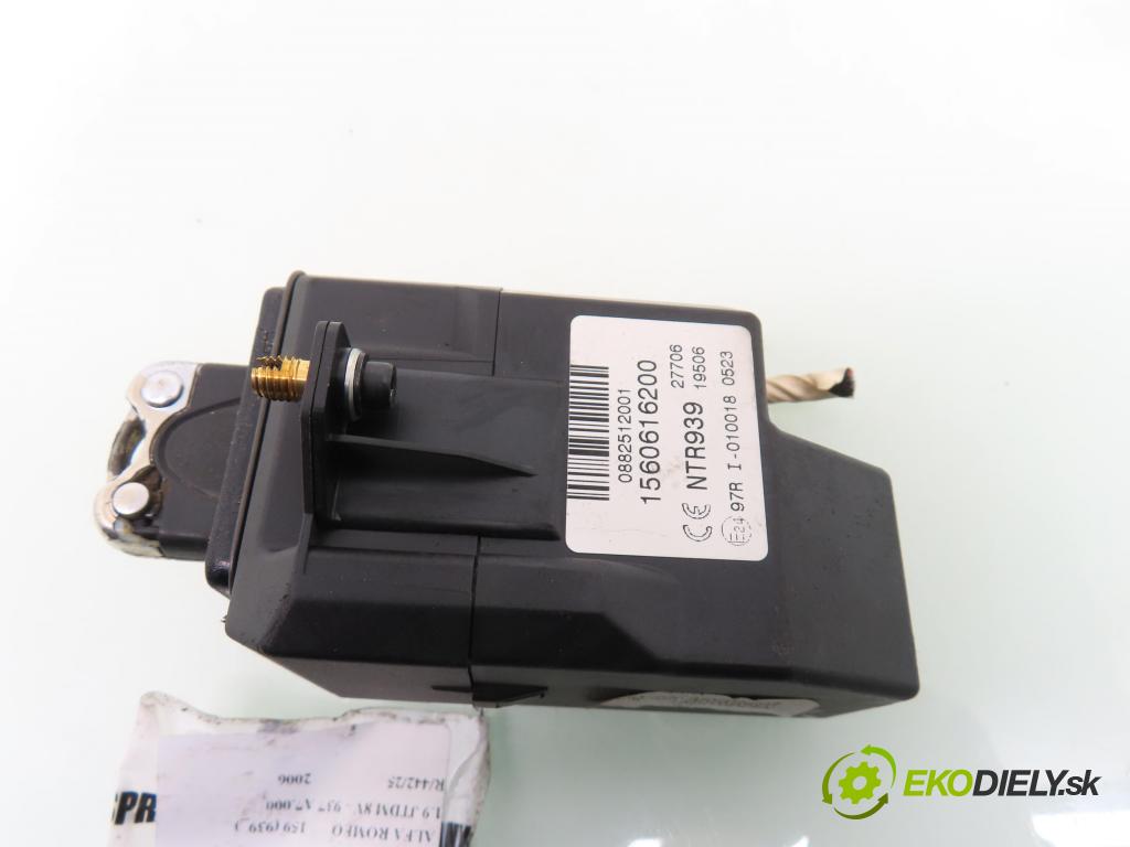 ALFA ROMEO 159 (939_) SEDAN 2006 85,00 1.9 JTDM 8V - 937 A7.000 1910,00 spinačka 1560616200 (Spínacia skrinka)