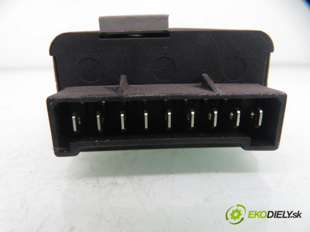 PEUGEOT 106 II (1A_, 1C_) HB 1997 44,00 1.1 i - HDZ (TU1M) 1124,00 MODUL zámku centrálneho 9611914080