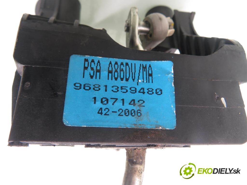 CITROEN C2 (JM_) HB 2005 50,00 1.4 HDi 68 8V - 8HZ 1398,00 ZVEDÁK: 9681359480