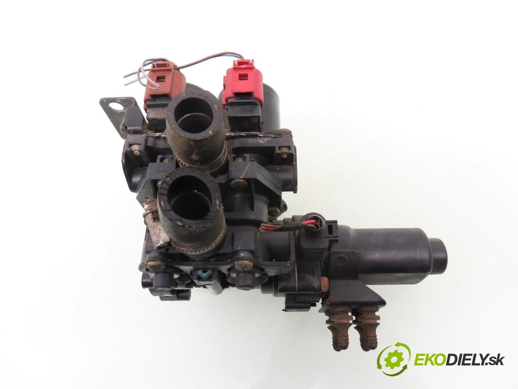 AUDI A8 D3 (4E2, 4E8) SEDAN 2004 171,00 3.0 TDI quattro - ASB 2967,00 ELEKTROVENTIL: vody 4E0959617A ; 1137200070