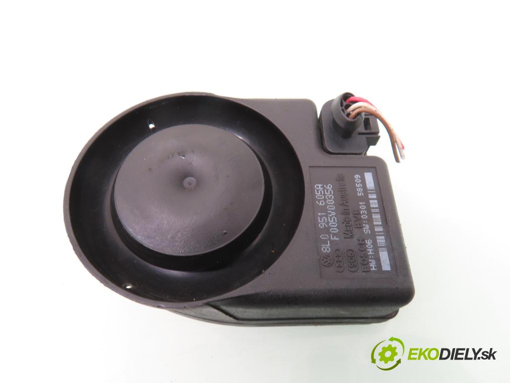 AUDI A8 D3 (4E2, 4E8) SEDAN 2004 171,00 3.0 TDI quattro - ASB 2967,00 Siréna alarmu 8L0951605A