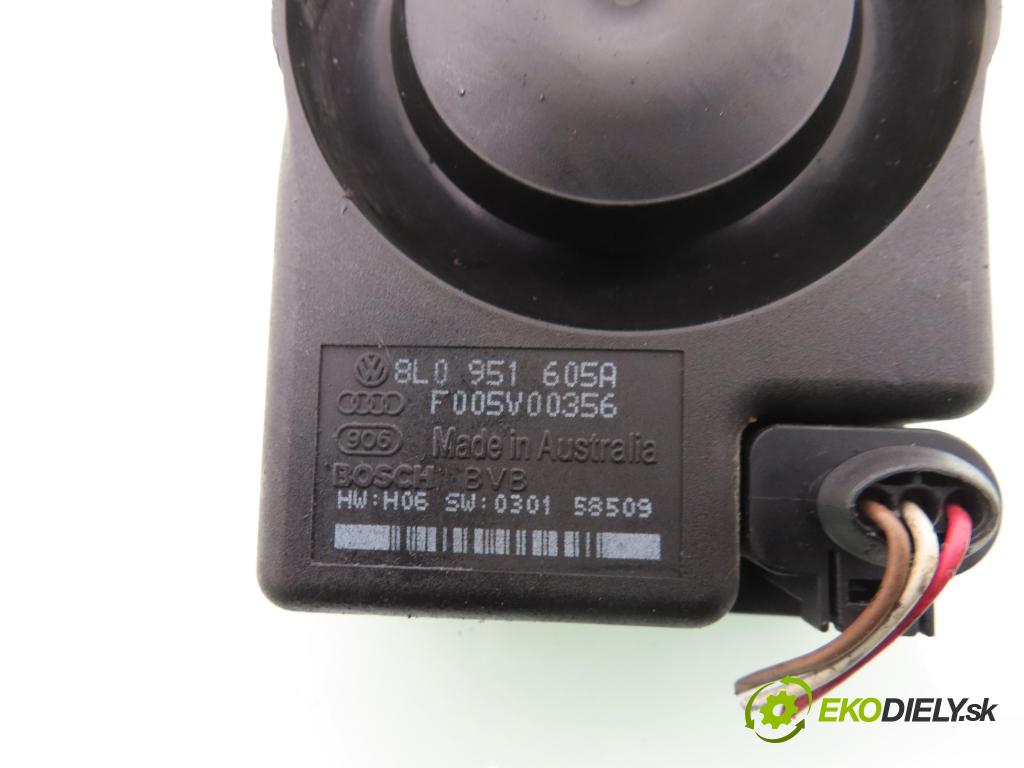 AUDI A8 D3 (4E2, 4E8) SEDAN 2004 171,00 3.0 TDI quattro - ASB 2967,00 Siréna alarmu 8L0951605A