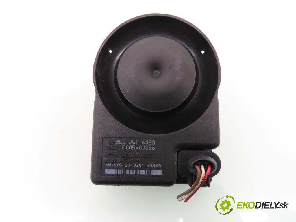 AUDI A8 D3 (4E2, 4E8) SEDAN 2004 171,00 3.0 TDI quattro - ASB 2967,00 Siréna alarmu 8L0951605A