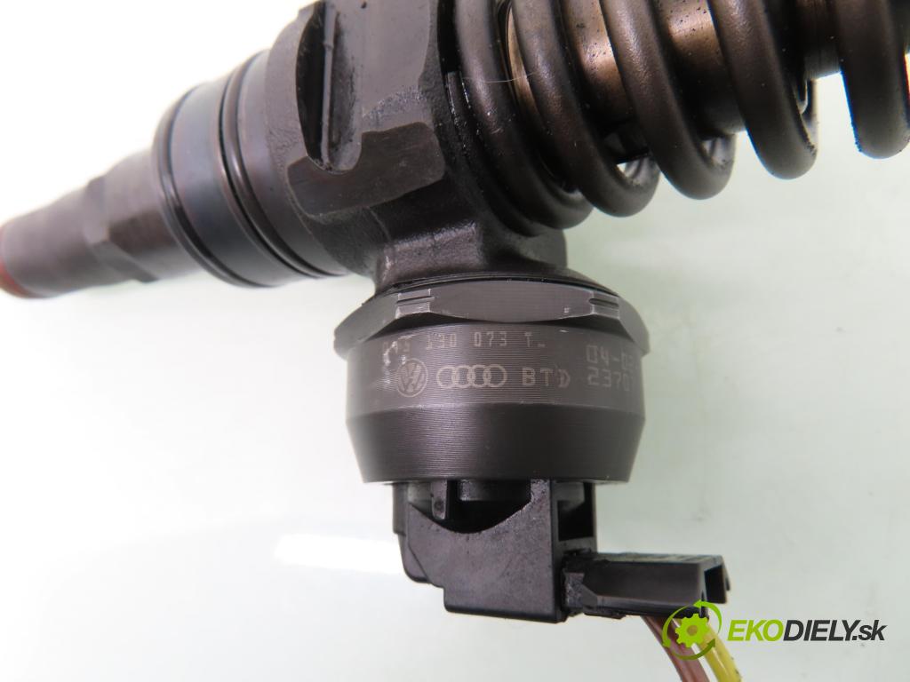 SEAT IBIZA III (6L1) HB 2004 55,00 1.4 TDI 75 - AMF 1422,00 Vstrekovač 045130073T ; 0414720035 (Vstrekovač paliva)