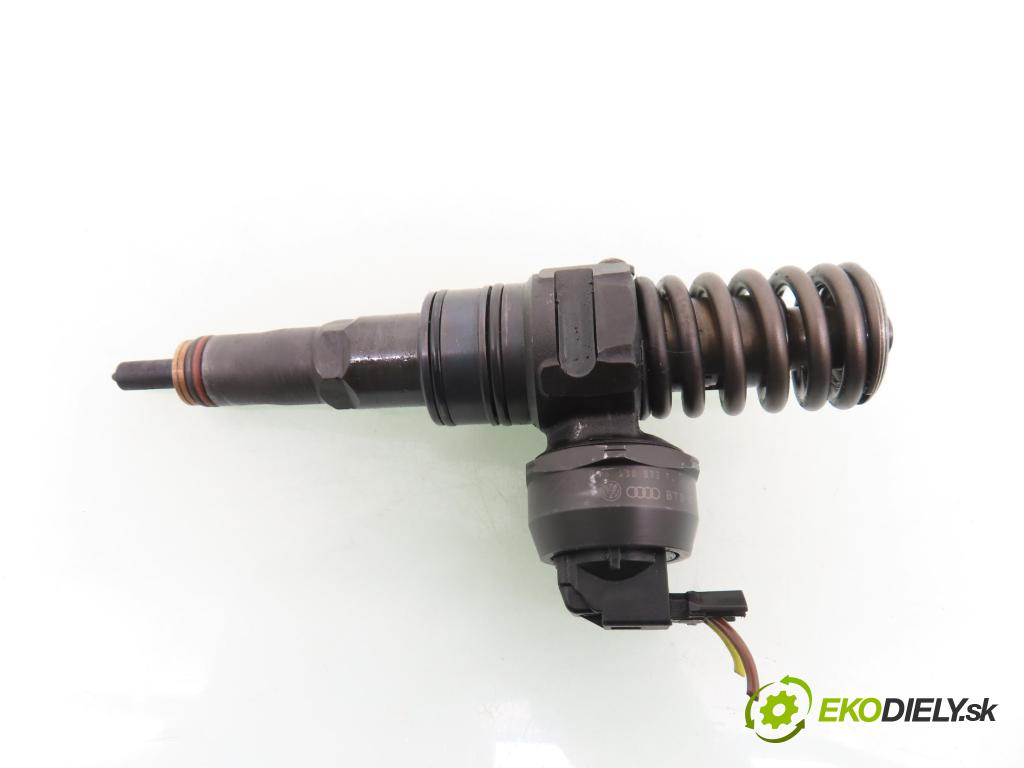 SEAT IBIZA III (6L1) HB 2004 55,00 1.4 TDI 75 - AMF 1422,00 Vstrekovač 045130073T ; 0414720035 (Vstrekovač paliva)