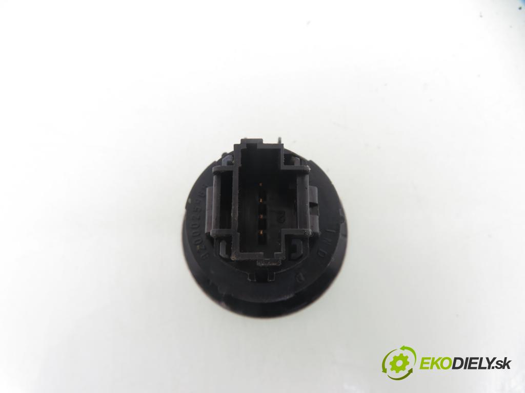 RENAULT LAGUNA II Grandtour (KG0/1_) KOMBI 2001 89,00 1.8 16V - F4P 770 1783,00 vypínač Start brzdových svetiel Motor 8200025966