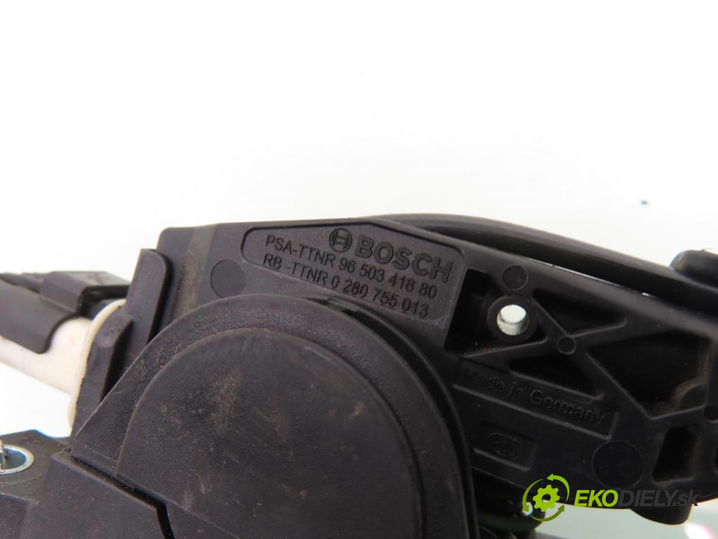 PEUGEOT 407 (6D_) SEDAN 2006 80,00 1.6 HDi 110 - 9HZ (DV6TED4) 1560,00 Potenciometer plynu 9650341880 ; 0280755013 (Potenciometer plynového pedálu)