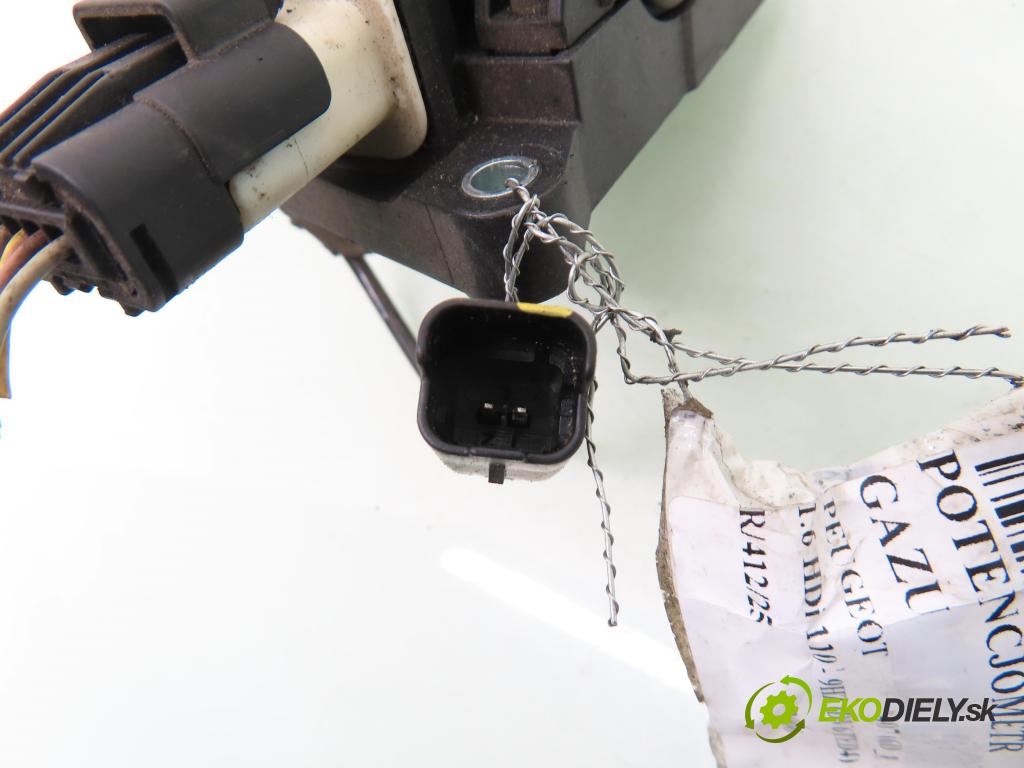 PEUGEOT 407 (6D_) SEDAN 2006 80,00 1.6 HDi 110 - 9HZ (DV6TED4) 1560,00 Potenciometer plynu 9650341880 ; 0280755013 (Potenciometer plynového pedálu)