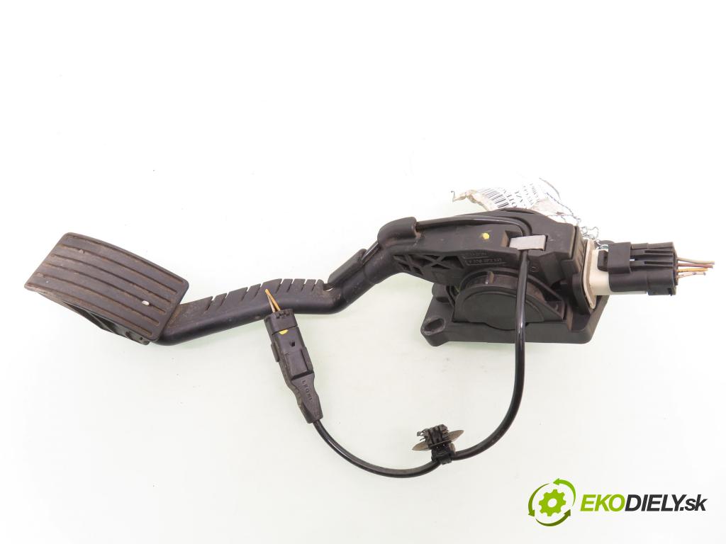 PEUGEOT 407 (6D_) SEDAN 2006 80,00 1.6 HDi 110 - 9HZ (DV6TED4) 1560,00 Potenciometer plynu 9650341880 ; 0280755013 (Potenciometer plynového pedálu)