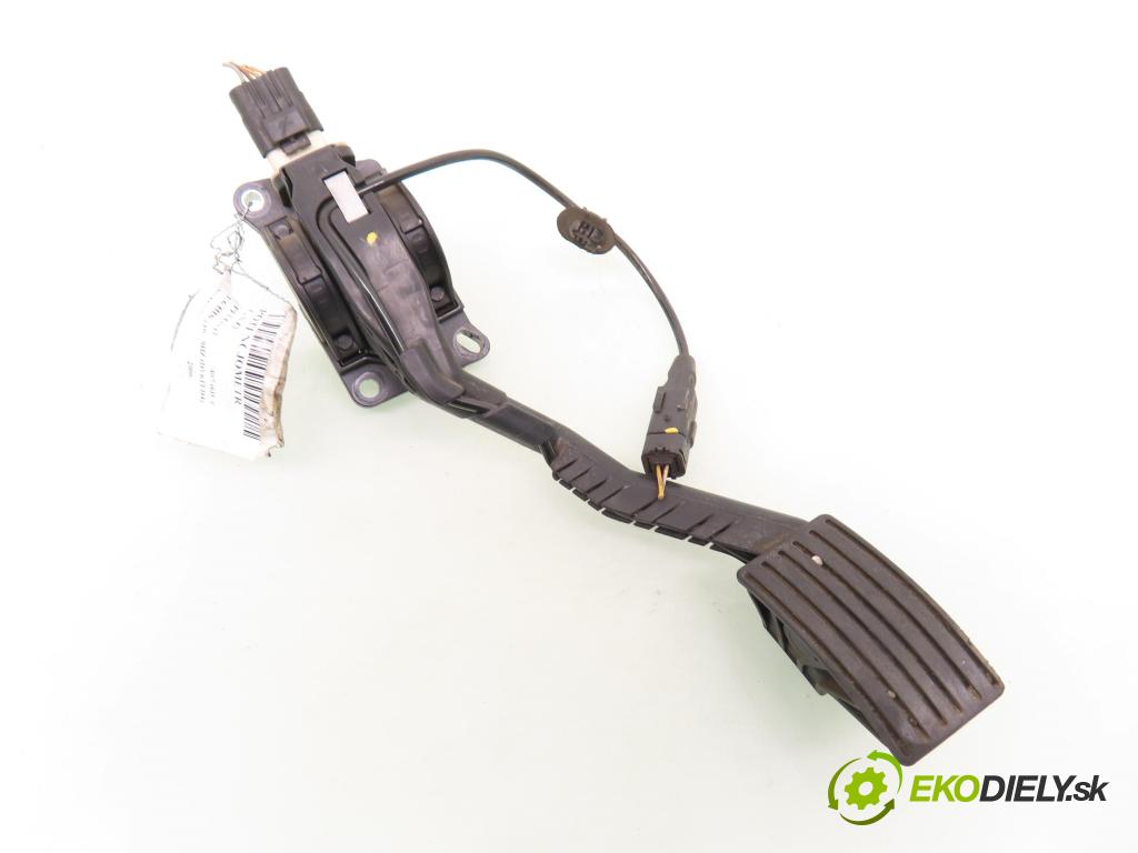 PEUGEOT 407 (6D_) SEDAN 2006 80,00 1.6 HDi 110 - 9HZ (DV6TED4) 1560,00 Potenciometer plynu 9650341880 ; 0280755013 (Potenciometer plynového pedálu)