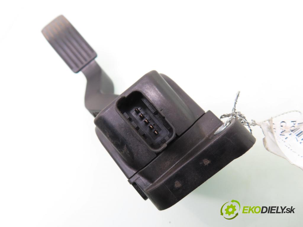 CITROEN C2 (JM_) HB 2005 50,00 1.4 HDi 68 8V - 8HZ 1398,00 Potenciometer plynu 0280755084 ; 9680756880 (Potenciometer plynového pedálu)