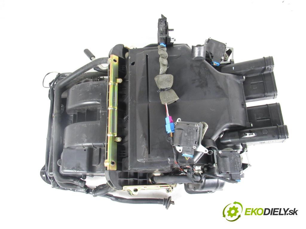 AUDI A8 D3 (4E2, 4E8) SEDAN 2004 171,00 3.0 TDI quattro - ASB 2967,00 Výhrevné teleso, radiátor kúrenia vody 4E0820003K ; 0132801369