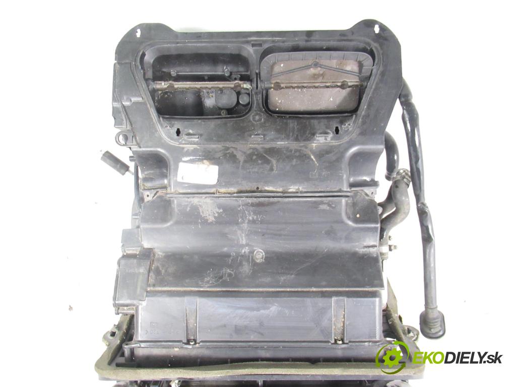 AUDI A8 D3 (4E2, 4E8) SEDAN 2004 171,00 3.0 TDI quattro - ASB 2967,00 Výhrevné teleso, radiátor kúrenia vody 4E0820003K ; 0132801369