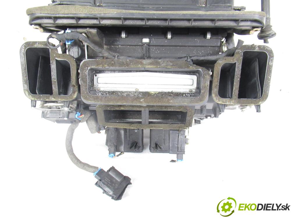 AUDI A8 D3 (4E2, 4E8) SEDAN 2004 171,00 3.0 TDI quattro - ASB 2967,00 Výhrevné teleso, radiátor kúrenia vody 4E0820003K ; 0132801369