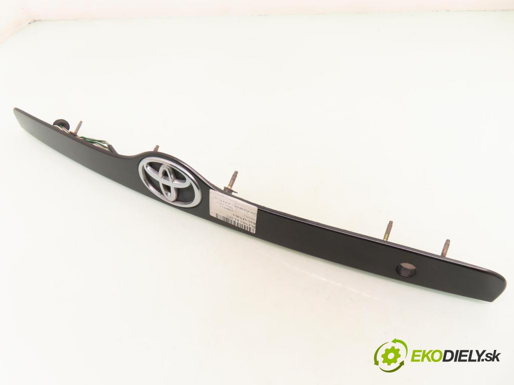 TOYOTA COROLLA Verso (_E12_) MINIVAN 2002 66,00 2.0 D-4D (CDE120_) - 1CD-FTV 1995,00 zadní část - čelo dveří kufr 7680113110