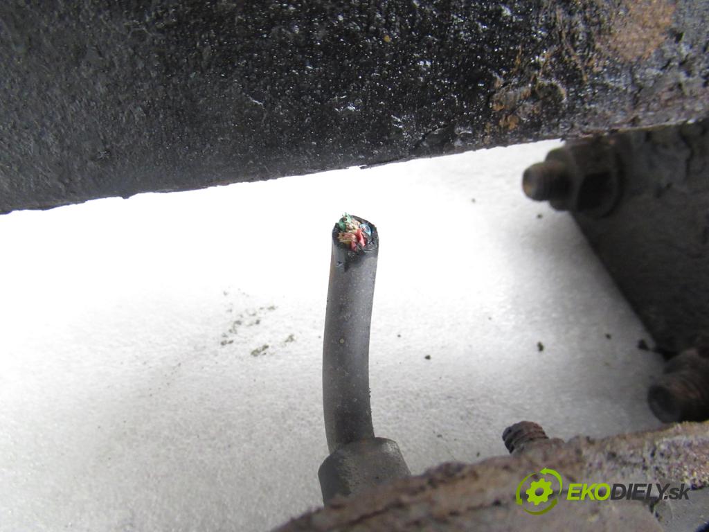 RENAULT LAGUNA II Grandtour (KG0/1_) KOMBI 2002 88,00 1.9 dCi 120 - F9Q 750 1870,00 Hák