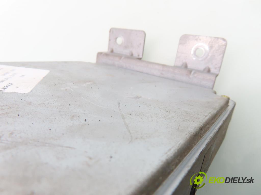 MAZDA DEMIO (DW) HB 1998 46,00 1.3 i 16V (DW3W) - B3 ME 1324,00 řídící jednotka motora B33L18881A ; 2797000431