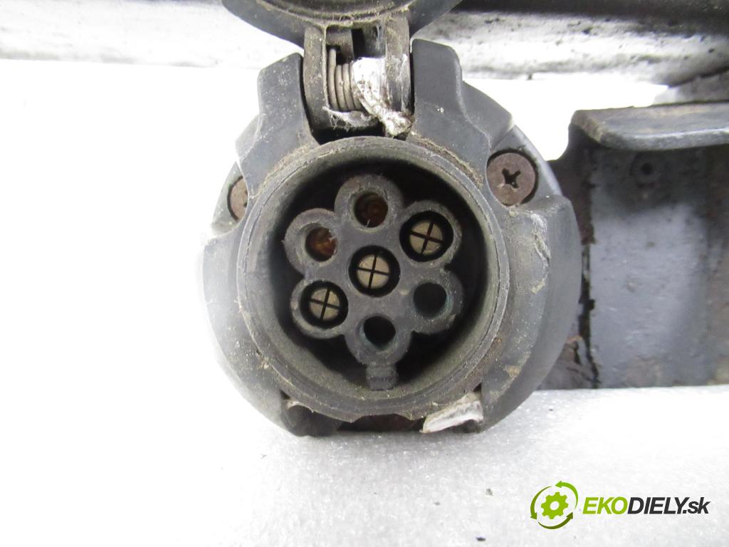 MERCEDES-BENZ VANEO (414) MINIVAN 2002 75,00 1.6 (414.700) - M 166.961 1598,00 Hák