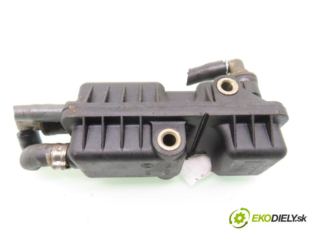 FIAT STILO (192_) HB 2003 59,00 1.9 JTD (192_XF1A) - 192 A3.000 1910,00 rozdělovač paliva