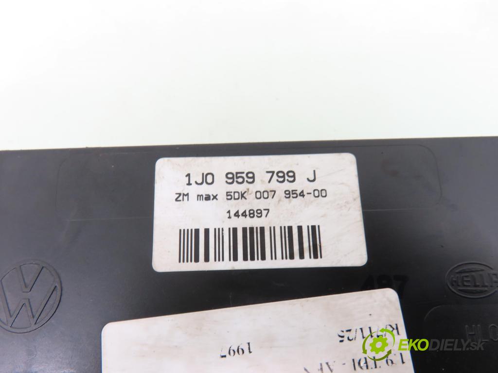 VW PASSAT B5 Variant (3B5) KOMBI 1997 81,00 1.9 TDI 110 - AFN 1896,00 MODUL komfortu 1J0959799J
