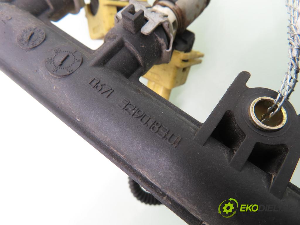 FIAT PANDA (169_) HB 2005 40,00 1.1 54 - 187 A1.000 1108,00 lišta vstřikovací 3219018301 (Vstřikovací lišta)