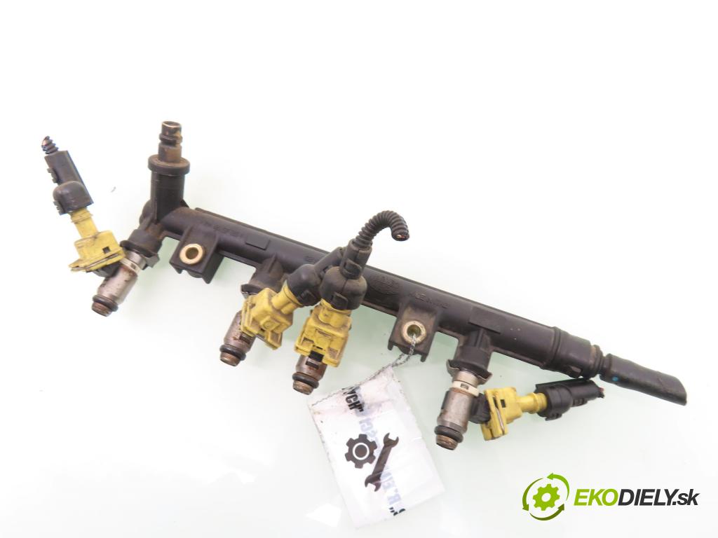 FIAT PANDA (169_) HB 2005 40,00 1.1 54 - 187 A1.000 1108,00 Lišta vstrekovacia 3219018301 (Vstrekovacia lišta)