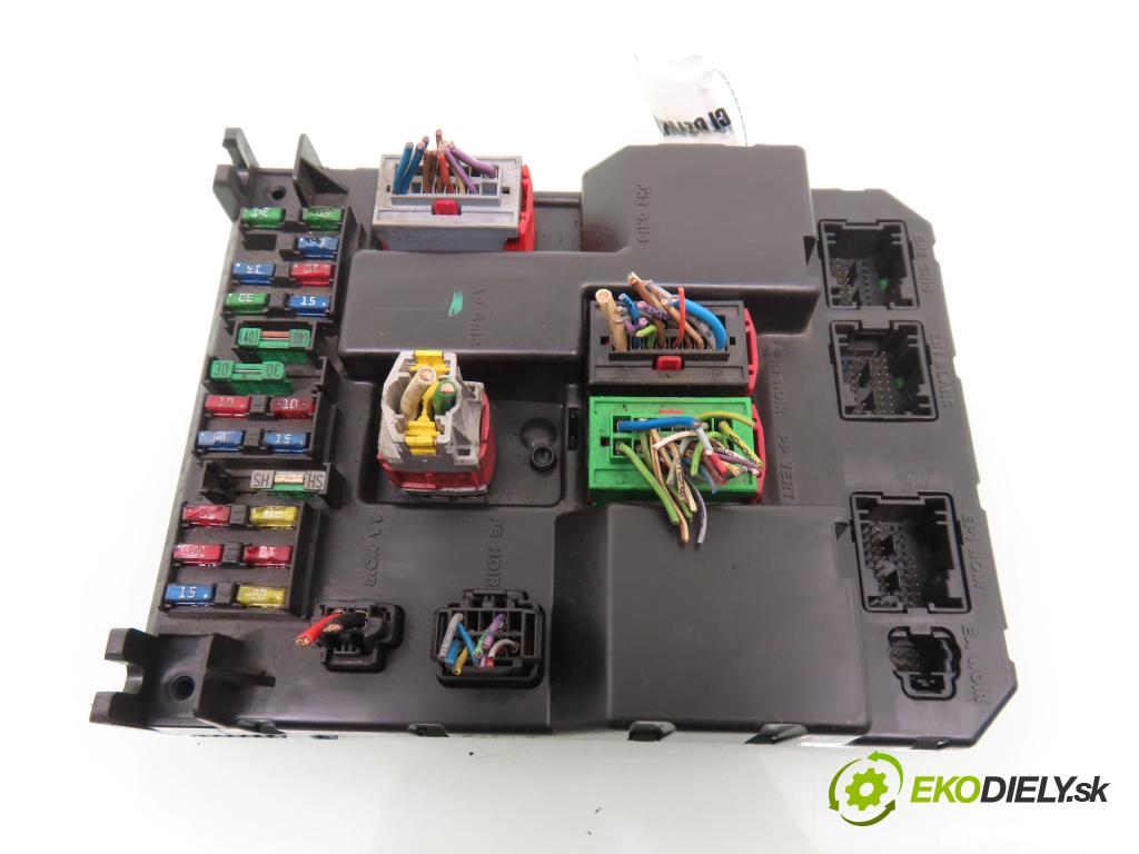 PEUGEOT 307 (3A/C) HB 2004 80,00 1.6 16V - NFU (TU5JP4) 1587,00 MODUL BSI 96511968880A ; 9651197580A