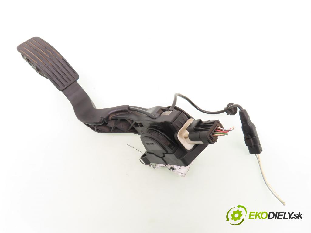 PEUGEOT 307 (3A/C) HB 2004 80,00 1.6 16V - NFU (TU5JP4) 1587,00 Potenciometer plynu 0280755001 ; 9650889180 (Potenciometer plynového pedálu)