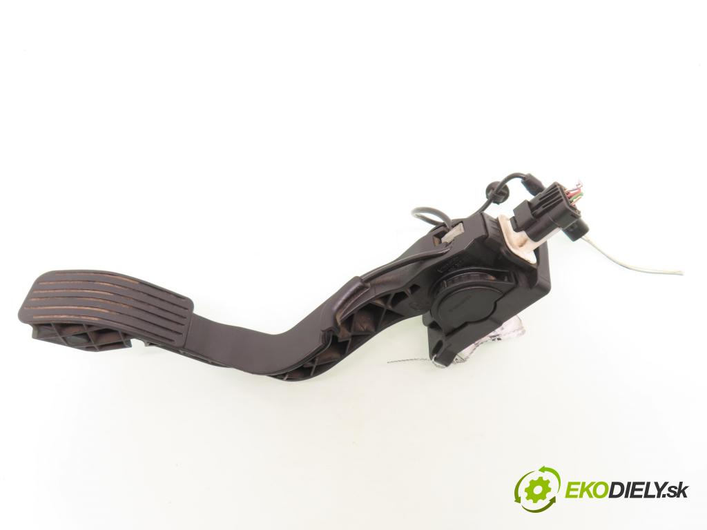 PEUGEOT 307 (3A/C) HB 2004 80,00 1.6 16V - NFU (TU5JP4) 1587,00 Potenciometer plynu 0280755001 ; 9650889180 (Potenciometer plynového pedálu)