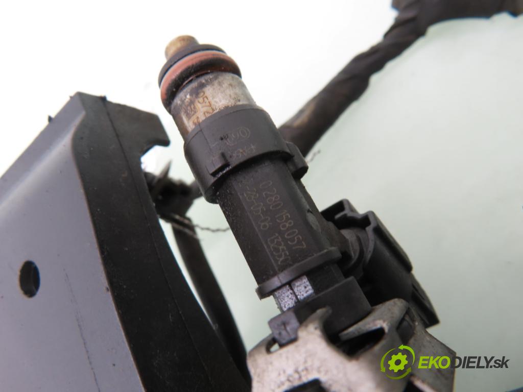 PEUGEOT 307 (3A/C) HB 2006 65,00 1.4 16V - KFU (ET3J4) 1360,00 Lišta vstrekovacia 0280158057 ; 9650764780 (Vstrekovacia lišta)