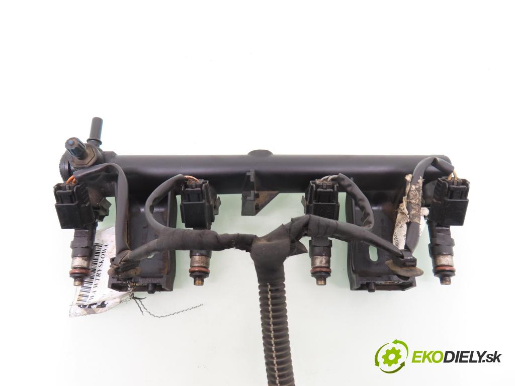 PEUGEOT 307 (3A/C) HB 2006 65,00 1.4 16V - KFU (ET3J4) 1360,00 Lišta vstrekovacia 0280158057 ; 9650764780 (Vstrekovacia lišta)