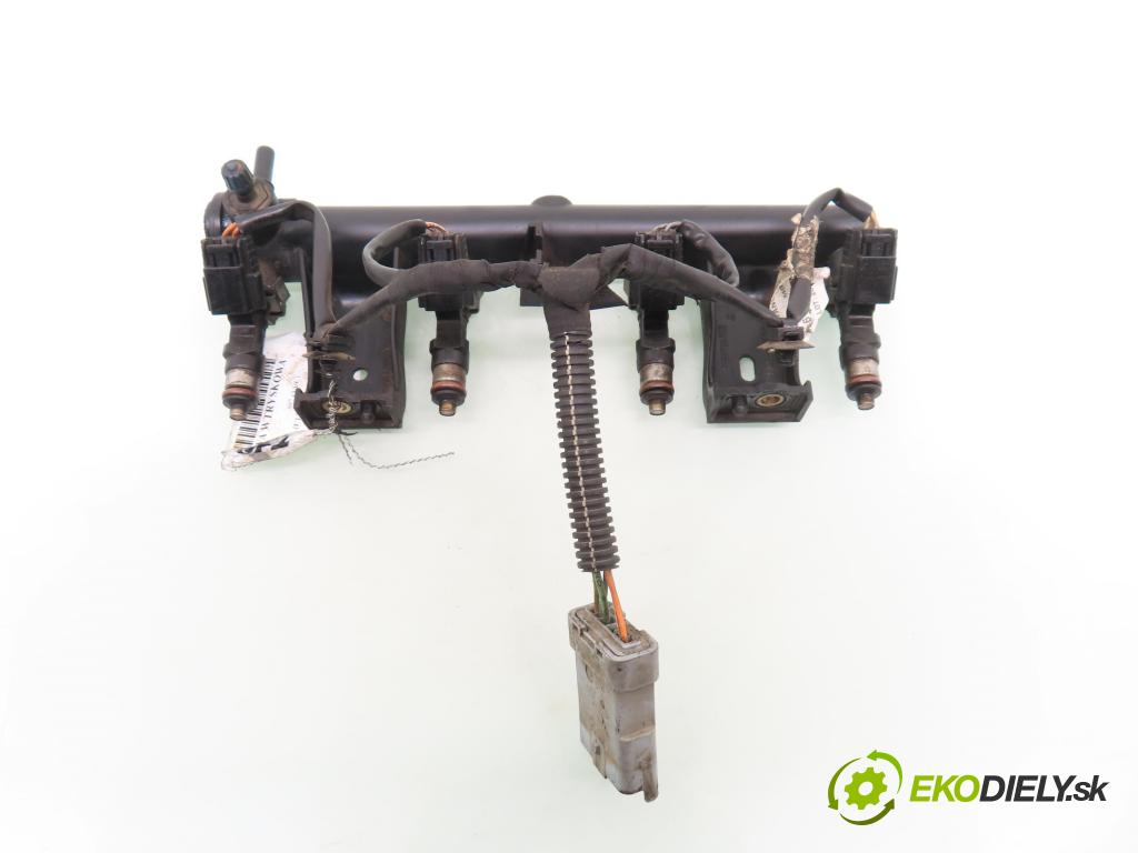 PEUGEOT 307 (3A/C) HB 2006 65,00 1.4 16V - KFU (ET3J4) 1360,00 Lišta vstrekovacia 0280158057 ; 9650764780 (Vstrekovacia lišta)