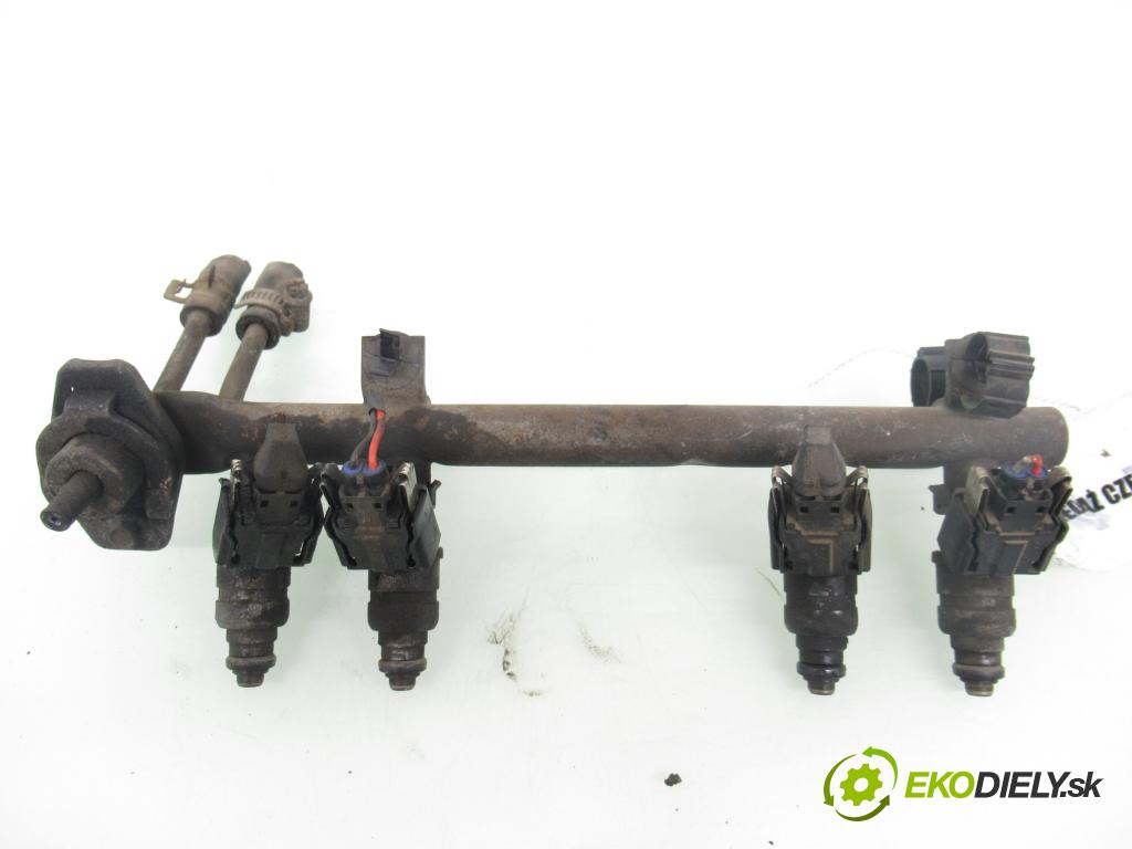 SKODA FELICIA II (6U1) HB 1999 40,00 1.3 - AMG 1289,00 Lišta vstrekovacia 047906031 ; 5WP4274 (Vstrekovacia lišta)