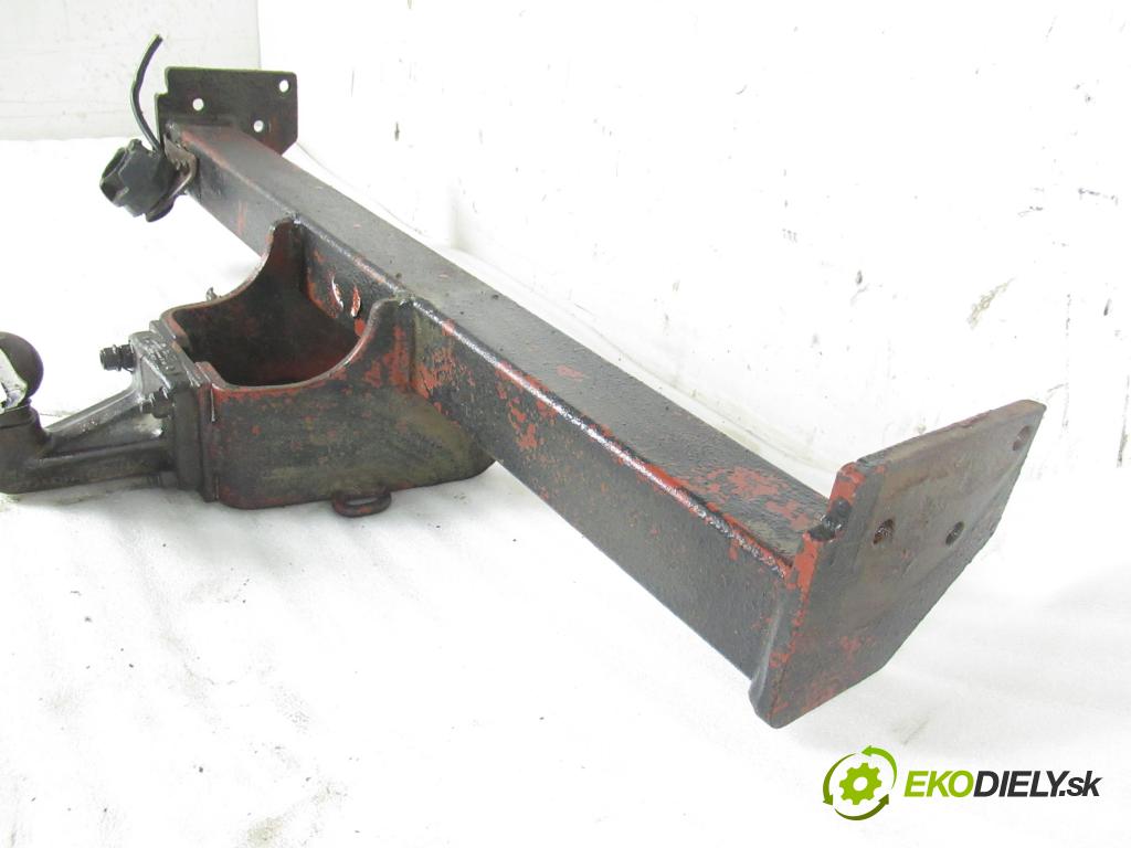 NISSAN TERRANO II (R20) TERENOWY 1996 92,00 2.7 TDi 4WD 125 - TD27TI 2664,00 Hák