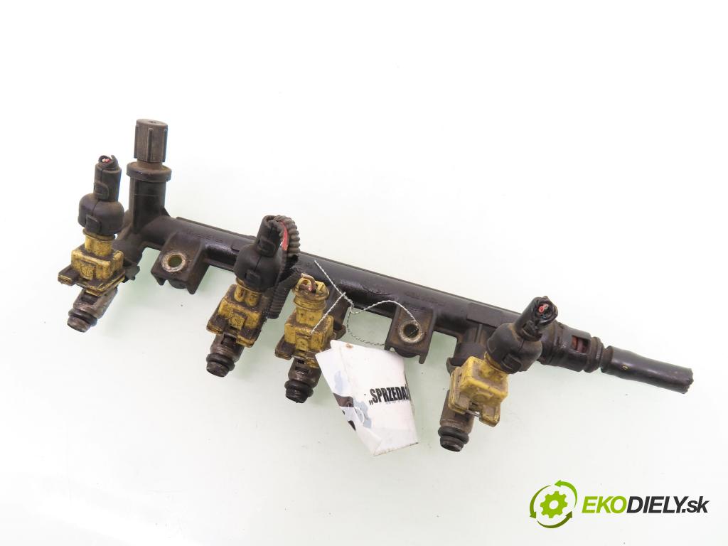 FIAT PANDA (169_) HB 2004 44,00 1.2 60 - 188 A4.000 1242,00 lišta vstřikovací 3219018301 (Vstřikovací lišta)