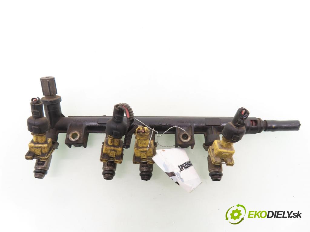 FIAT PANDA (169_) HB 2004 44,00 1.2 60 - 188 A4.000 1242,00 lišta vstřikovací 3219018301 (Vstřikovací lišta)