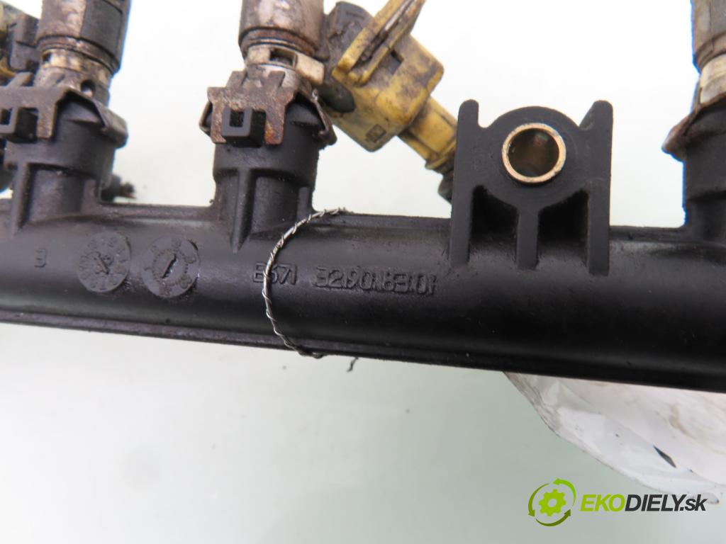 FIAT PANDA (169_) HB 2004 40,00 1.1 54 - 187 A1.000 1108,00 lišta vstřikovací 3219018301 (Vstřikovací lišta)