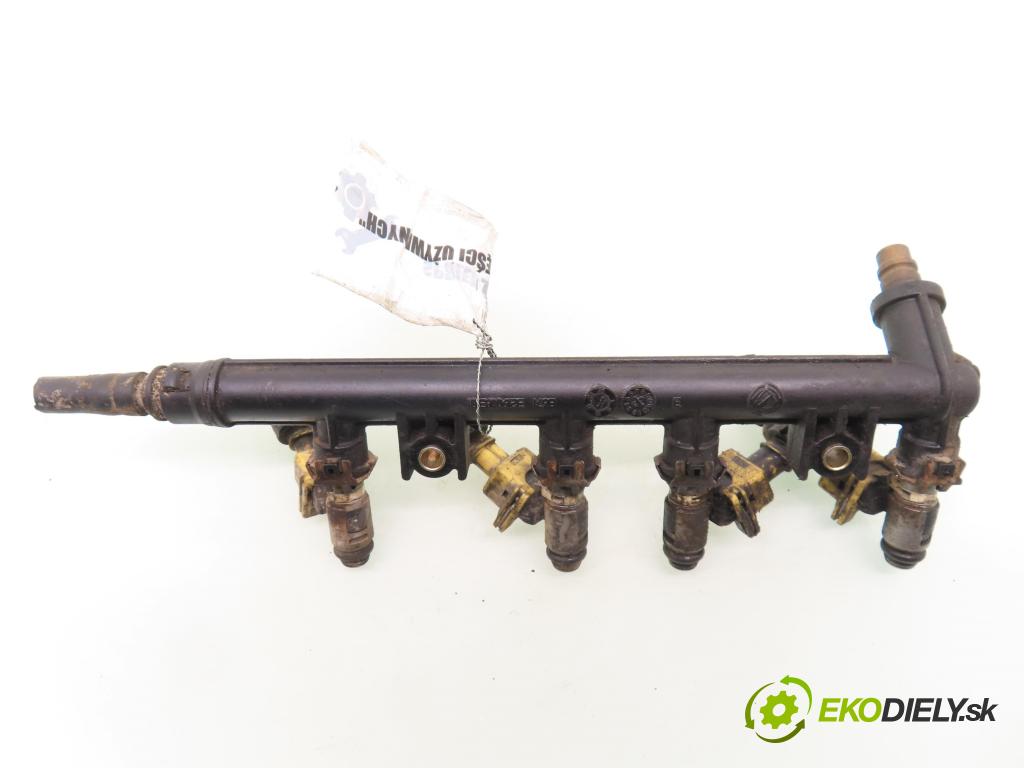 FIAT PANDA (169_) HB 2004 40,00 1.1 54 - 187 A1.000 1108,00 lišta vstřikovací 3219018301 (Vstřikovací lišta)