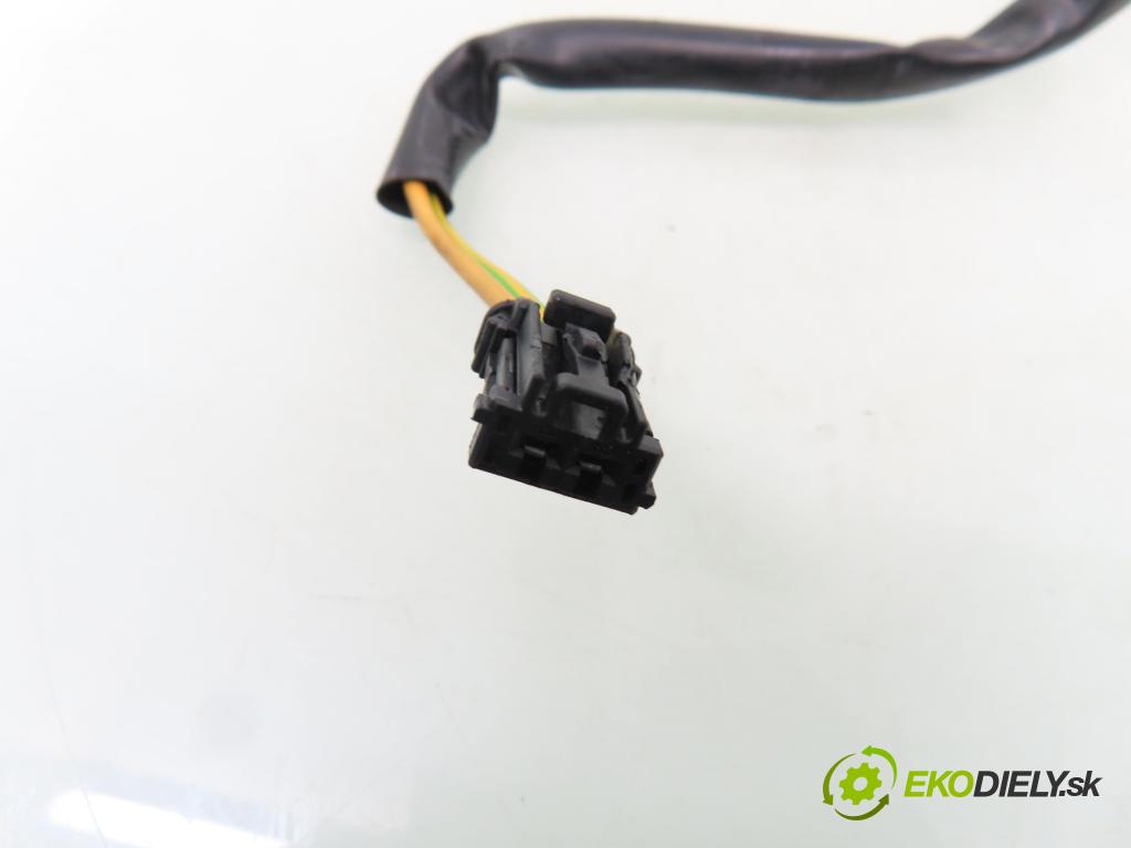 CITROEN C3 I (FC_) HB 2004 50,00 1.4 HDi 8V - 8HX 1398,00 spinačka N0501413 ; N0501477 (Spínacia skrinka)