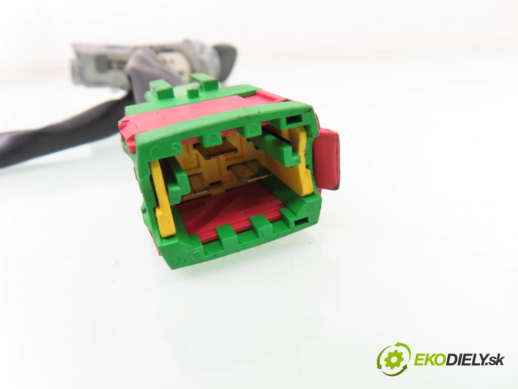 CITROEN C3 I (FC_) HB 2004 50,00 1.4 HDi 8V - 8HX 1398,00 spinačka N0501413 ; N0501477 (Spínacia skrinka)