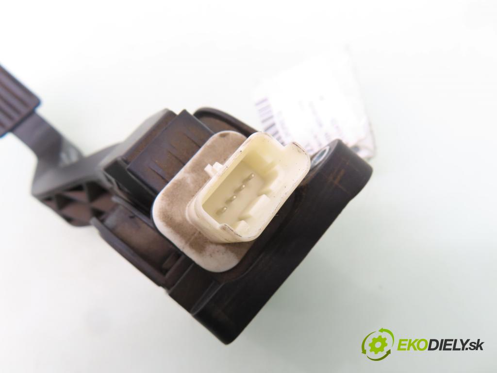 CITROEN C3 I (FC_) HB 2004 50,00 1.4 HDi 8V - 8HX 1398,00 Potenciometer plynu 0280752251 ; 9646702180 (Potenciometer plynového pedálu)