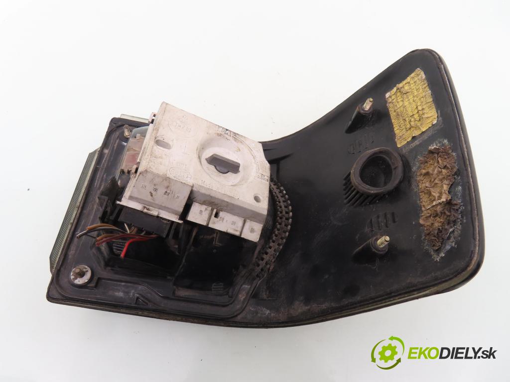 AUDI 80 (89, 89Q, 8A, B3) SEDAN 1990 80,00 2.0 - 3A 1984,00 světlo levé zadní