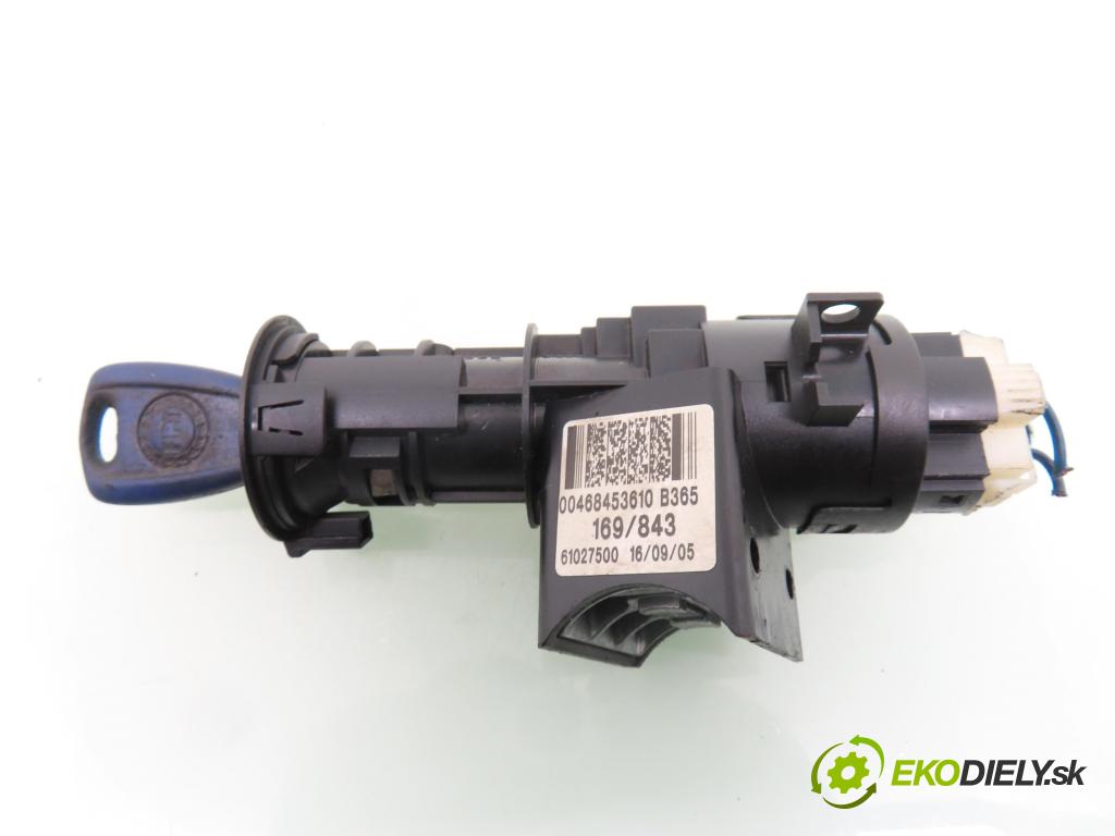 FIAT PANDA (169_) HB 2004 40,00 1.1 54 - 187 A1.000 1108,00 spinačka 00468453610 (Spínacia skrinka)