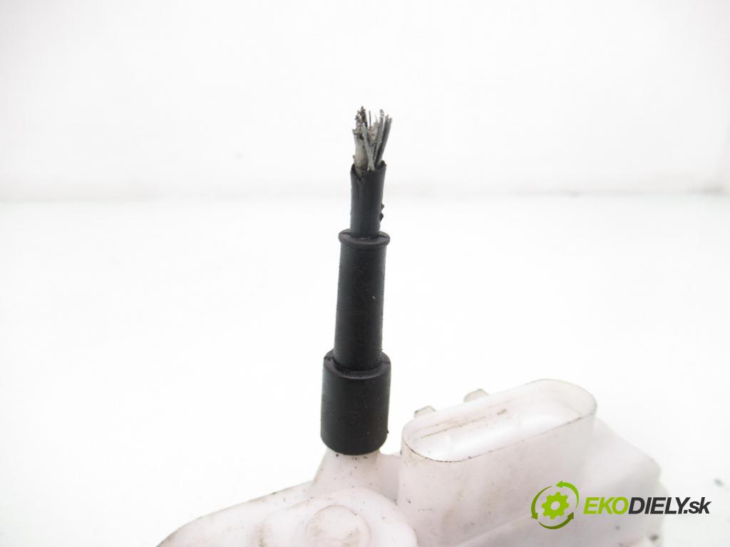 CITROEN C2 (JM_) HB 2006 50,00 1.4 HDi 68 8V - 8HZ 1398,00 zámok 