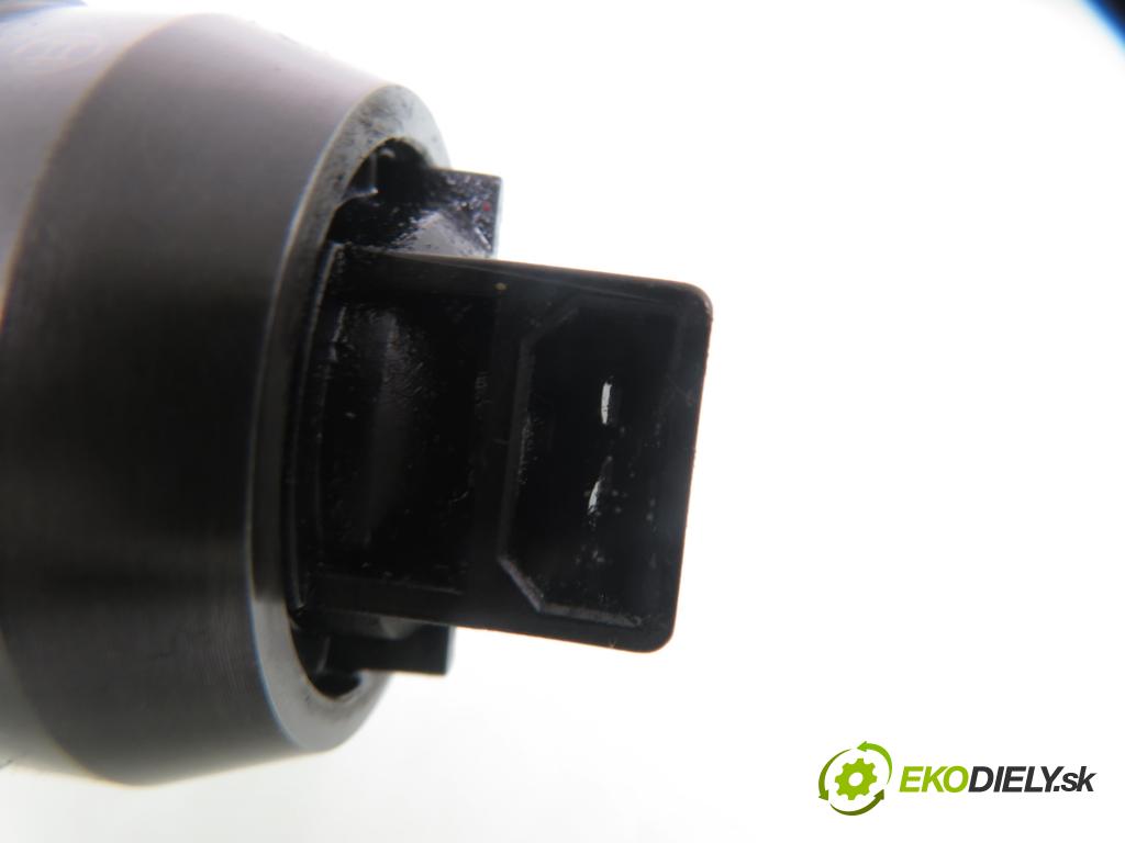 SKODA FABIA II Combi (545) KOMBI 2007 59,00 1.4 TDI - BMS 1422,00 Vstrekovač 038130073BP ; 0414725314 (Vstrekovač paliva)